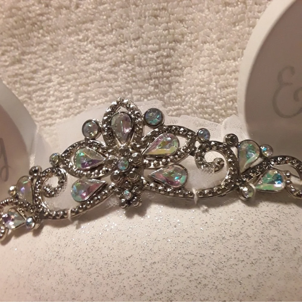 Disney Minnie’s Wedding Bridal Veil Hat. NWT - Picture 3 of 6